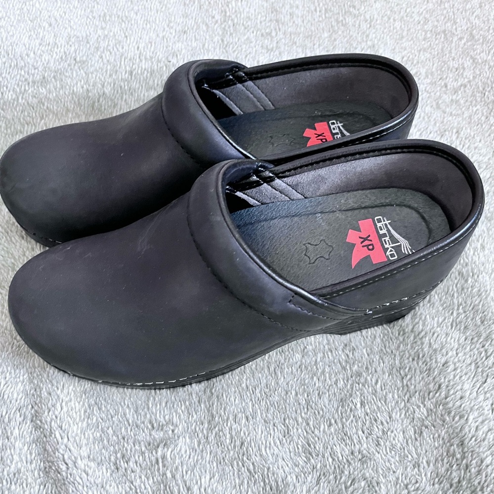 Dansko XP Clog Professional Black Oiled Leather 7